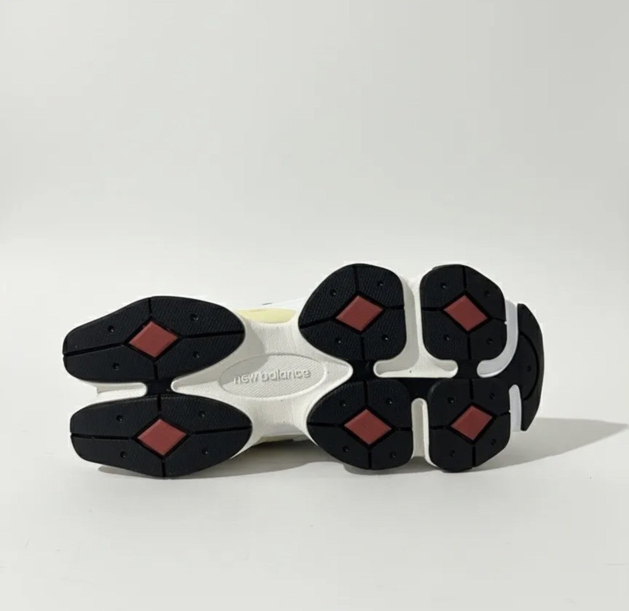 New Balance 9060 Gris/Blanco